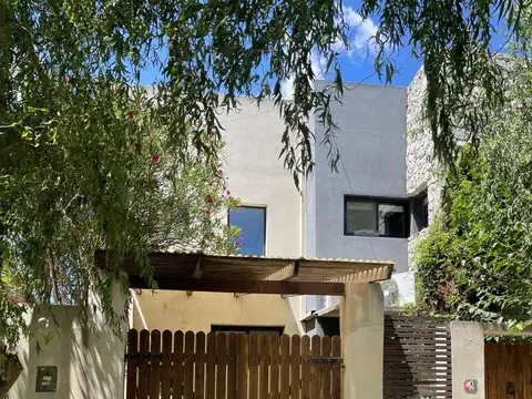 56 esquina 15 bis villa del plata al 1000