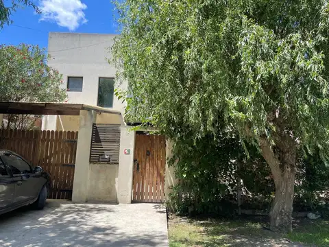 Casa 3 ambientes con 2 baños