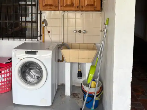 Casa 4 ambientes con 1 baño