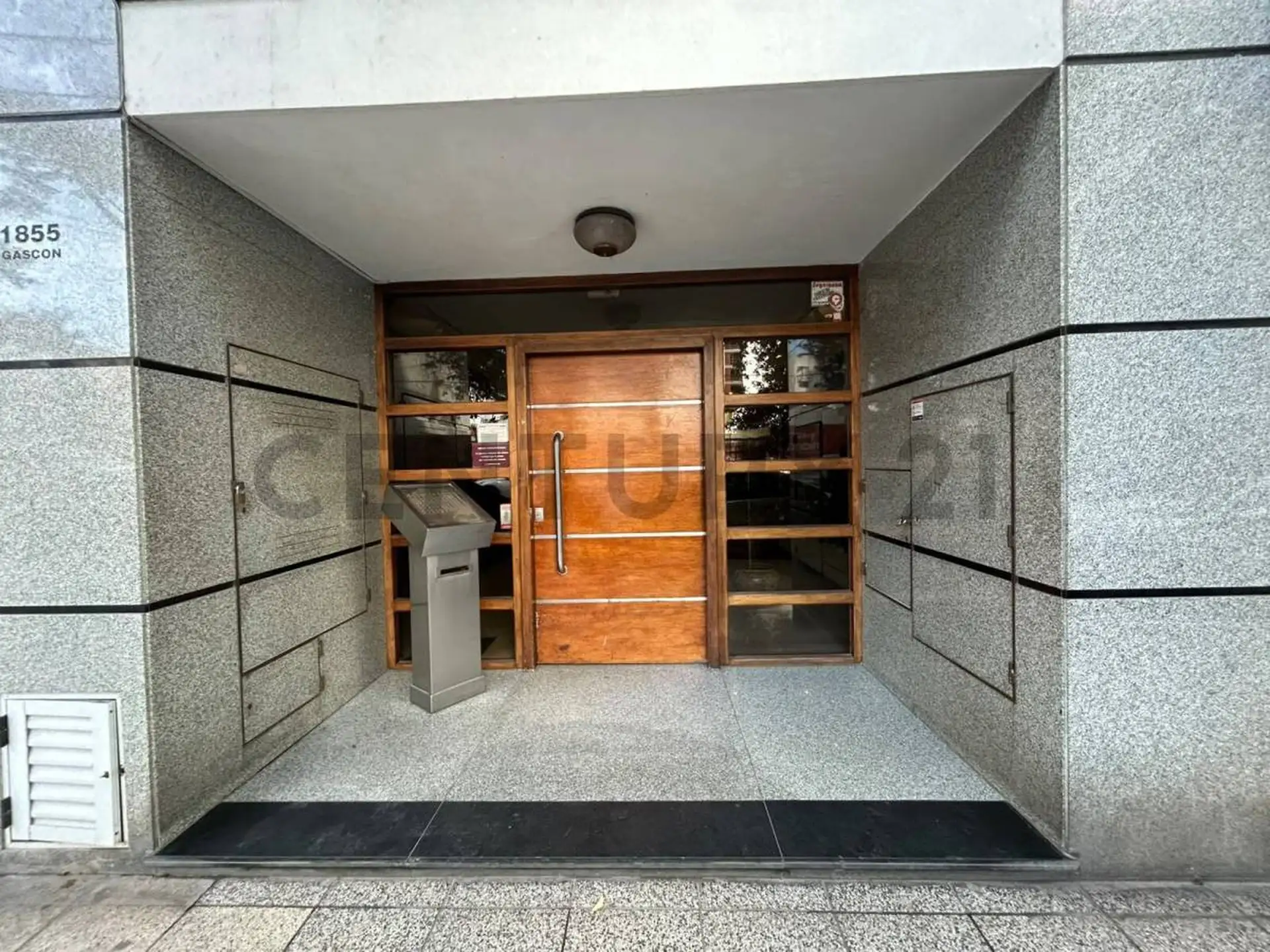 Venta departamento 2 ambientes con dependencia al frente