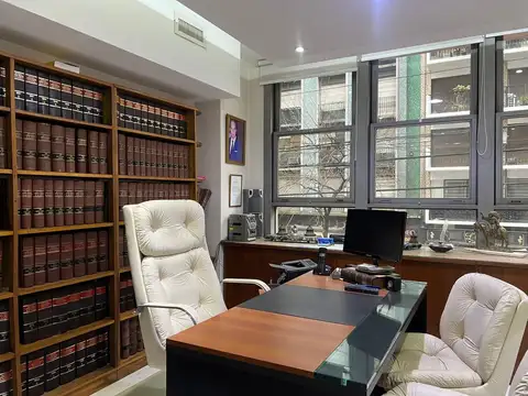 OFICINA EN VENTA TRIBUNALES ESPACIOSA FRENTE