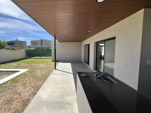 estrenar permuta Casa en Don Mateo funes