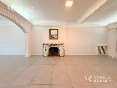 Casa 6 ambientes con 5 baños