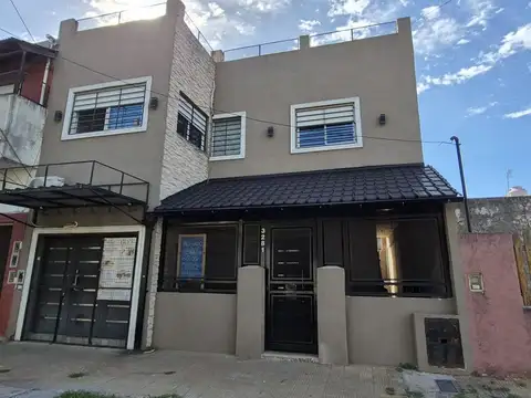 Venta de Casa 5 Ambientes en Ciudadela, Tres de Febrero