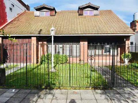 VENTA CASA 4 AMBIENTES APTA CREDITO 