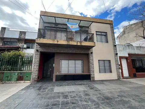 Exc. depto. 3 amb. con gran patio VENTA