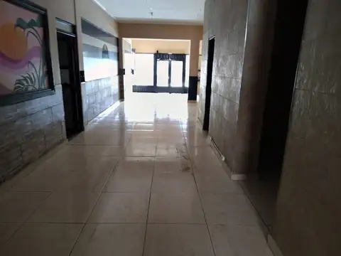 Local en Alquiler Via Púb.