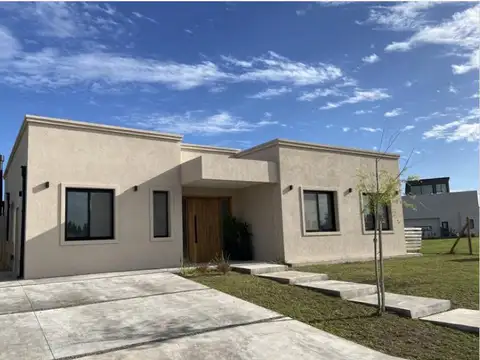 CASA 5 AMBIENTES VENTA - BARRIO SANTA ANA VILLANUEVA - VISTA A LA LAGUNA- A ESTRENAR