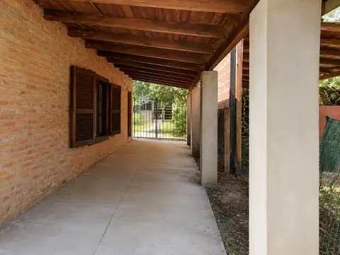 Casa 2 ambientes con 1 baño