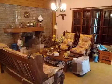 EXCELENTE QUINTA 3AMB CON PISCINA. ESCUCHA OFERTA.