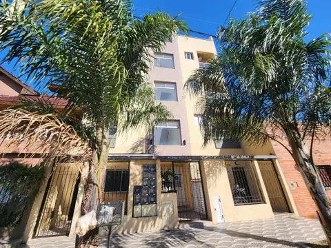 ALQUILER 2 AMBIENTES CON BALCON