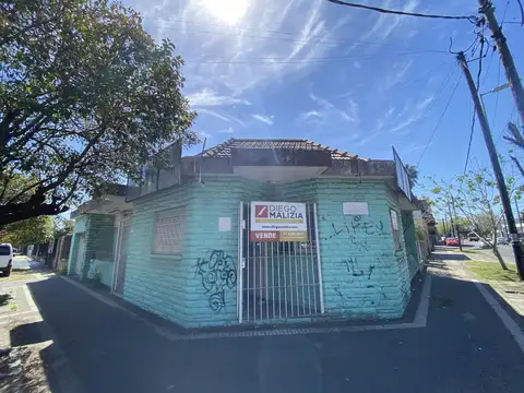 Venta casa de 4 ambientes en Temperley con terraza