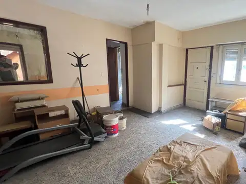 Venta Casa de 4 ambientes en Lomas de Zamora.