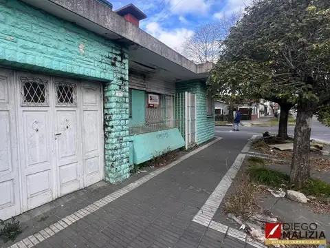 Venta de Casa de 4 ambientes Lomas de Zamora.