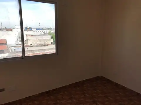 Departamento en Alquiler en Valentin Alsina, $ 350.000