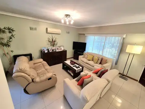 Casa en Venta en Longchamps, USD 160.000