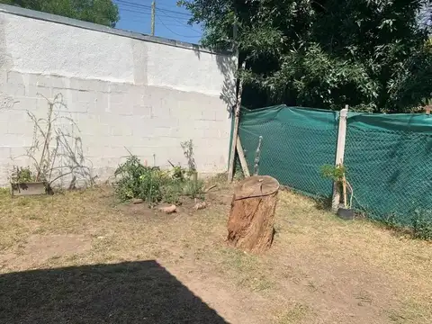 Cuenta con una vivienda tipo industrial