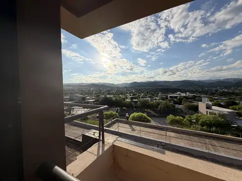 DEPARTAMENTO TRES DORMITORIOS CON COCHERA Y AMENITIES