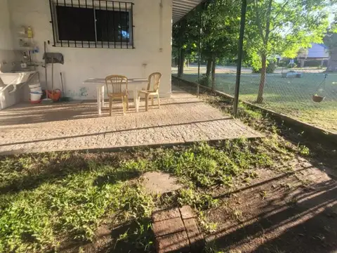 Casa 2 ambientes con 2 baños