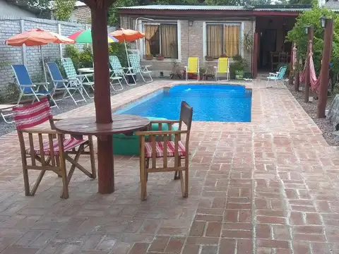 VENTA EN BLOCK - Complejo 3 unidades entrada independiente cuatro cocheras - PERMUTA Y APTO CREDITO