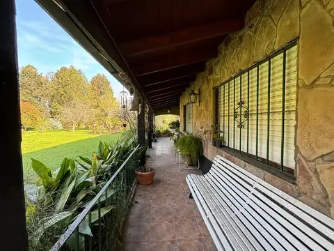 Quinta en venta - 3 Dormitorios 2 Baños - Cochera - 24.149Mts2 - La Plata