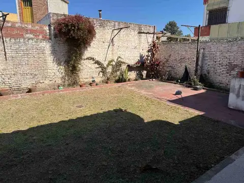 Casa 6 ambientes con 1 baño