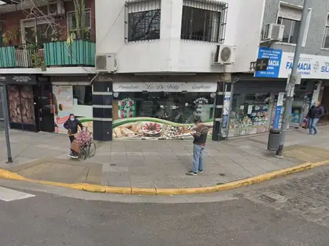 Local en Villa Luro en Rivadavia esq Escalada