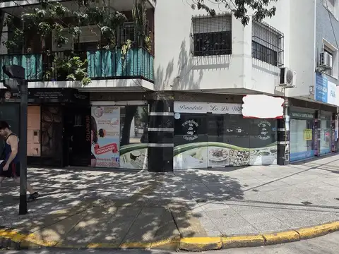 Local en Villa Luro en Rivadavia esq Escalada