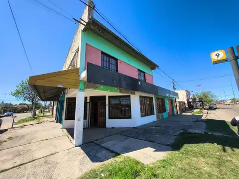 Se vende salón comercial sobre avenida