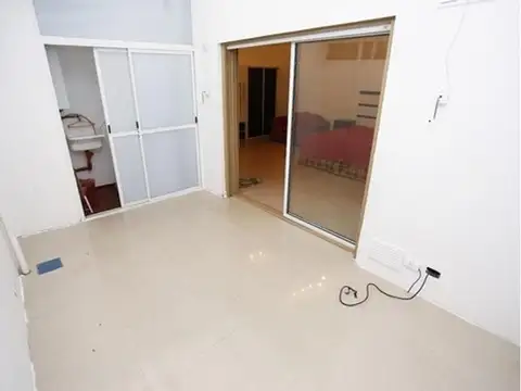 Dr L Belaustegui 2650 , Piso pb