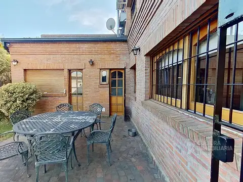 Casa en Venta en Castelar, USD 450.000