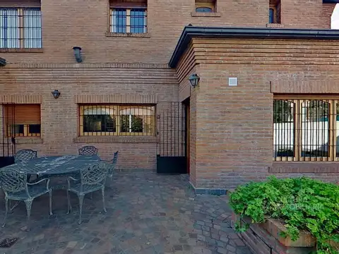 Casa 7 ambientes con 3 baños