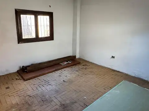 CASA CONTRAFRENTE 3 AMB EN VENTA CON JARDIN - APTO CREDITO