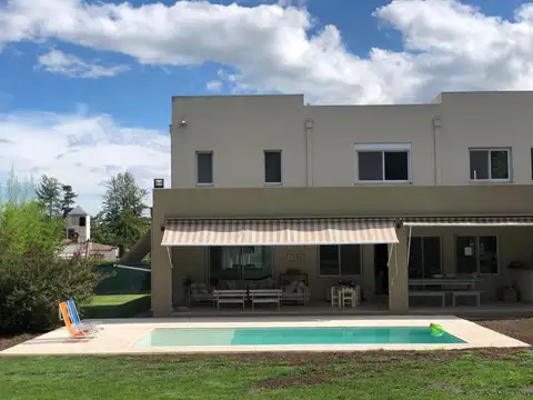 CASA EN VENTA  ALQUILER  San Lorenzo