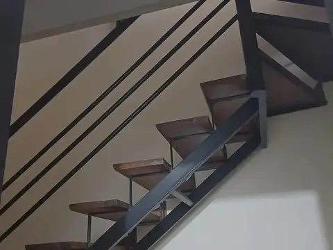 Depto Tipo Casa 4 ambientes con 2 baños