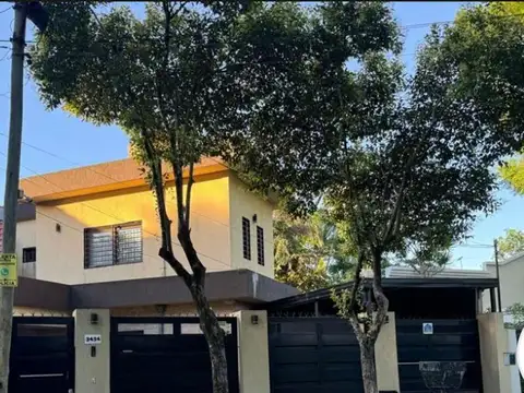 Casa Venta 4 Ambientes Pileta Berazategui