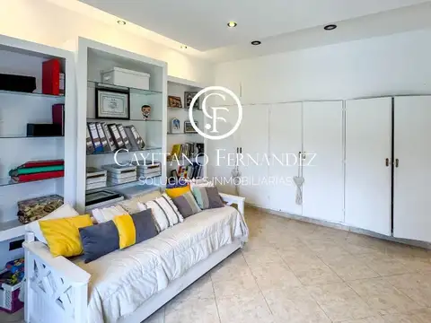 Casa 7 ambientes con 5 baños