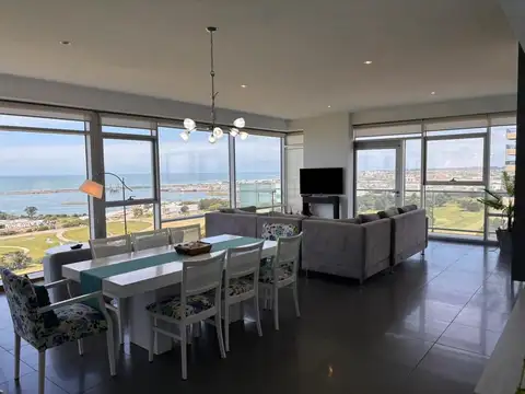 SEMIPISO CINCO AMBIENTES VISTA AL MAR, AL GOLF Y CIUDAD.