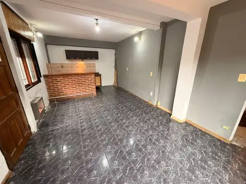 Casa en Alquiler con 1 cochera
