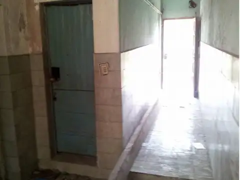 Casa En Venta  para 4 familias Lanús, Zona Sur - 8 ambientes