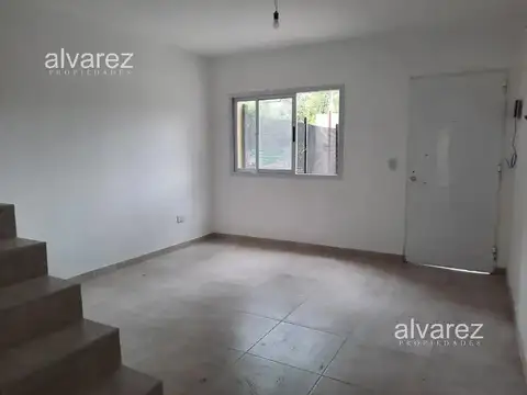 Depto Tipo Casa en Venta de 3 ambientes