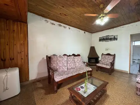 Casa 3 ambientes con 1 baño