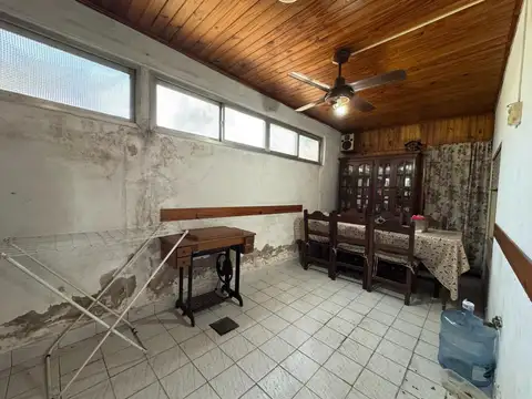 CASA 3 AMBIENTES CON COCHERA PATIO Y TERRAZA