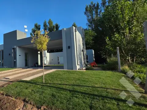 VENTA CASA 3 DORMITORIOS (APTA CRÉDITO) - B° CERRADO CRUZ DEL SUR, GENERAL ROCA