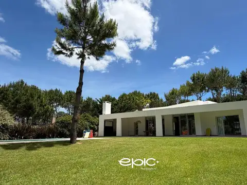Casa en alquiler temporal en La Herradura Pinamar