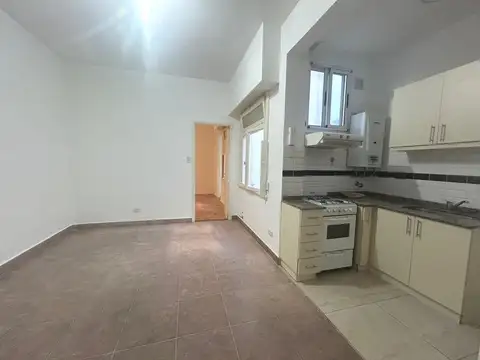 2 AMB 1º X ESC 34 M2 INTERNO LUMINOSO. BAÑO Y COCINA A NUEVO