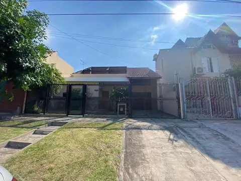Casa En Venta Calle Lonardo 1300