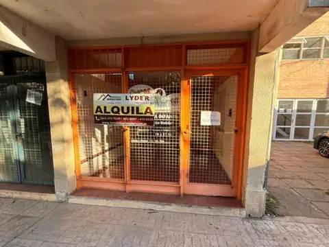 Local comercial en alquiler. López y Planes 112.