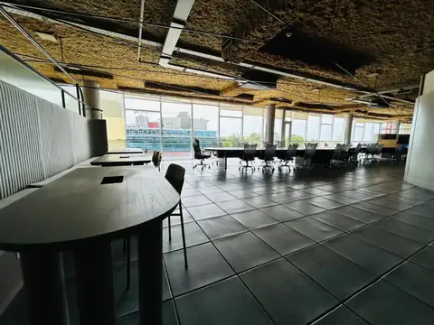 GRAN OFICINA DE 909 METROS MAS 10 COCHERAS VISTA AL RIO