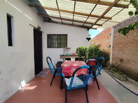 Casa 4 ambientes con 1 baño